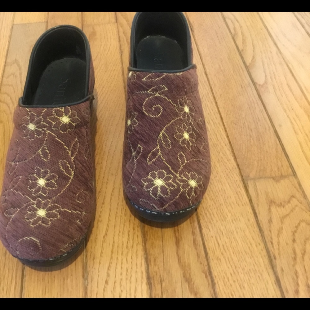 Sanita clogs